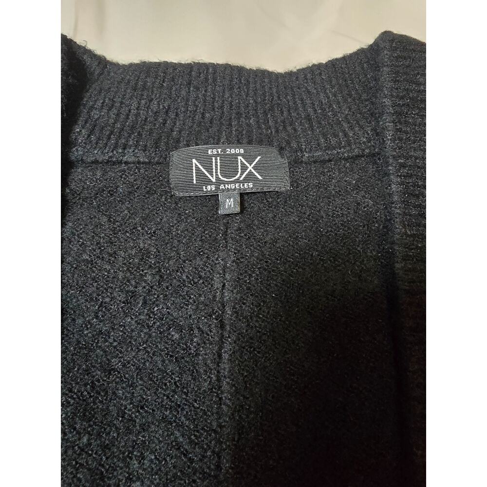 NUX Los Angeles Deep V Sweater Medium Black Soft Knit Pullover NWT - Picture 5 of 8